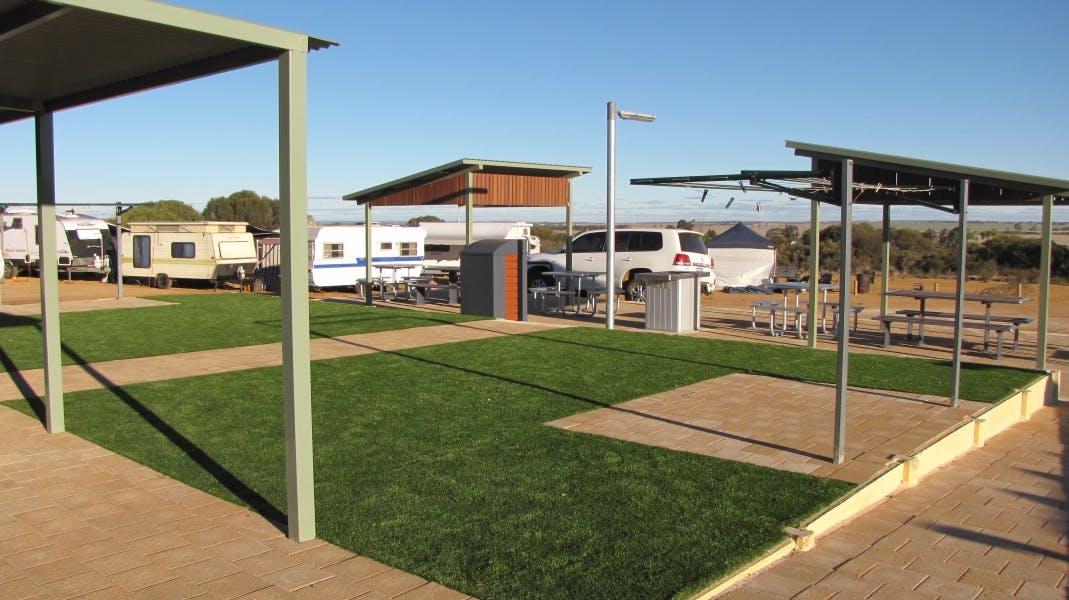 Bencubbin Caravan Park clothes line area