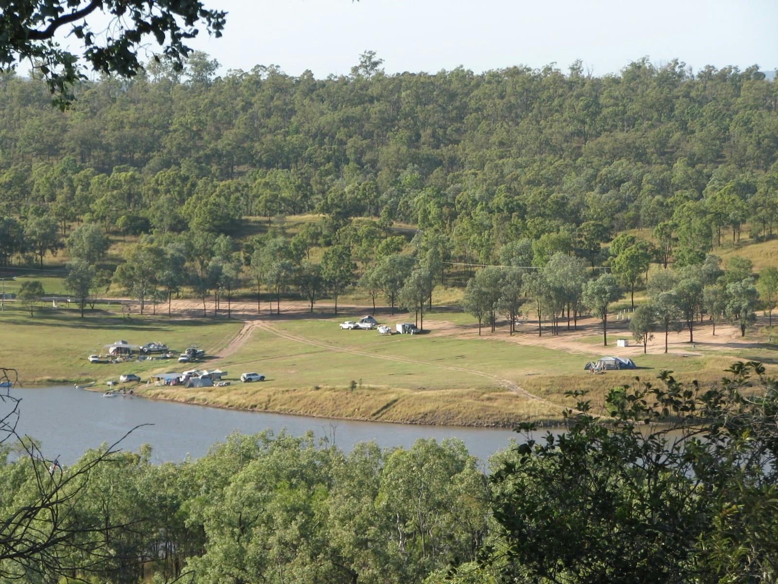 QLD Lake Boondooma Caravan park 4-507
