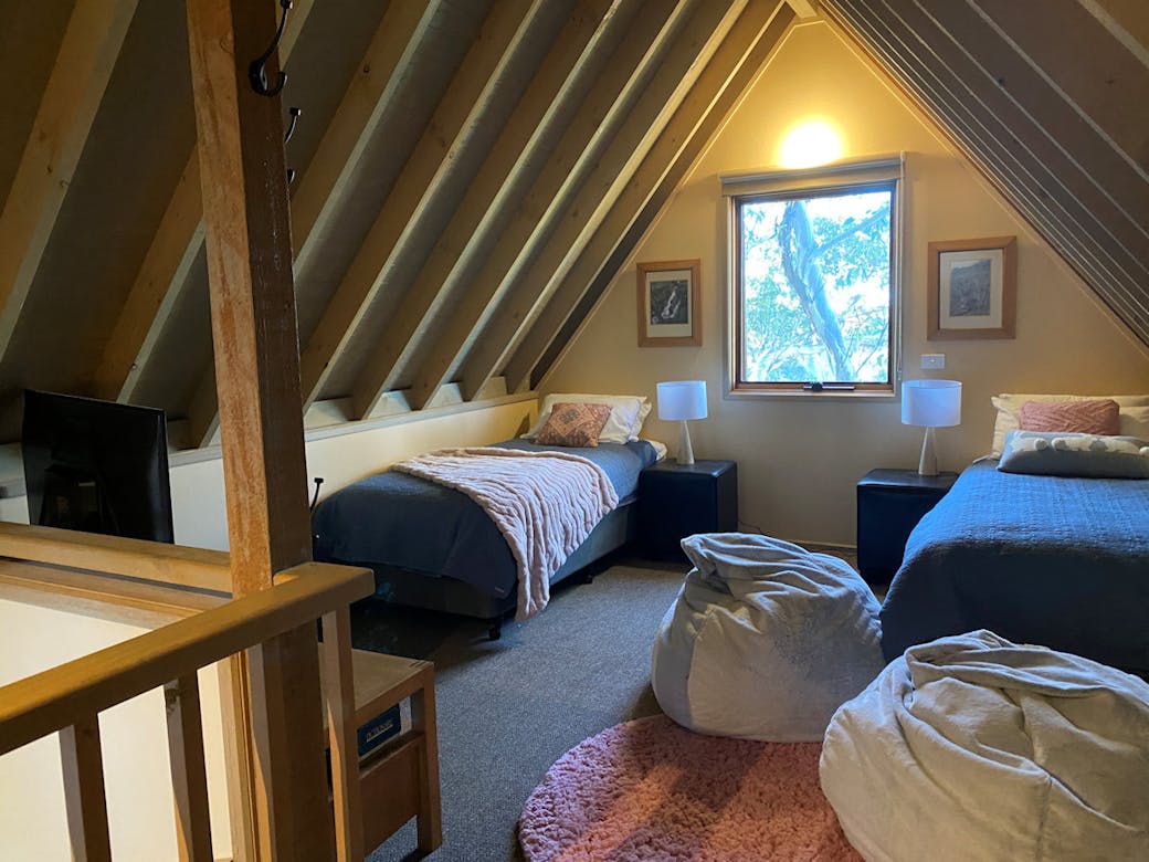 Cascade Chalet Loft single beds